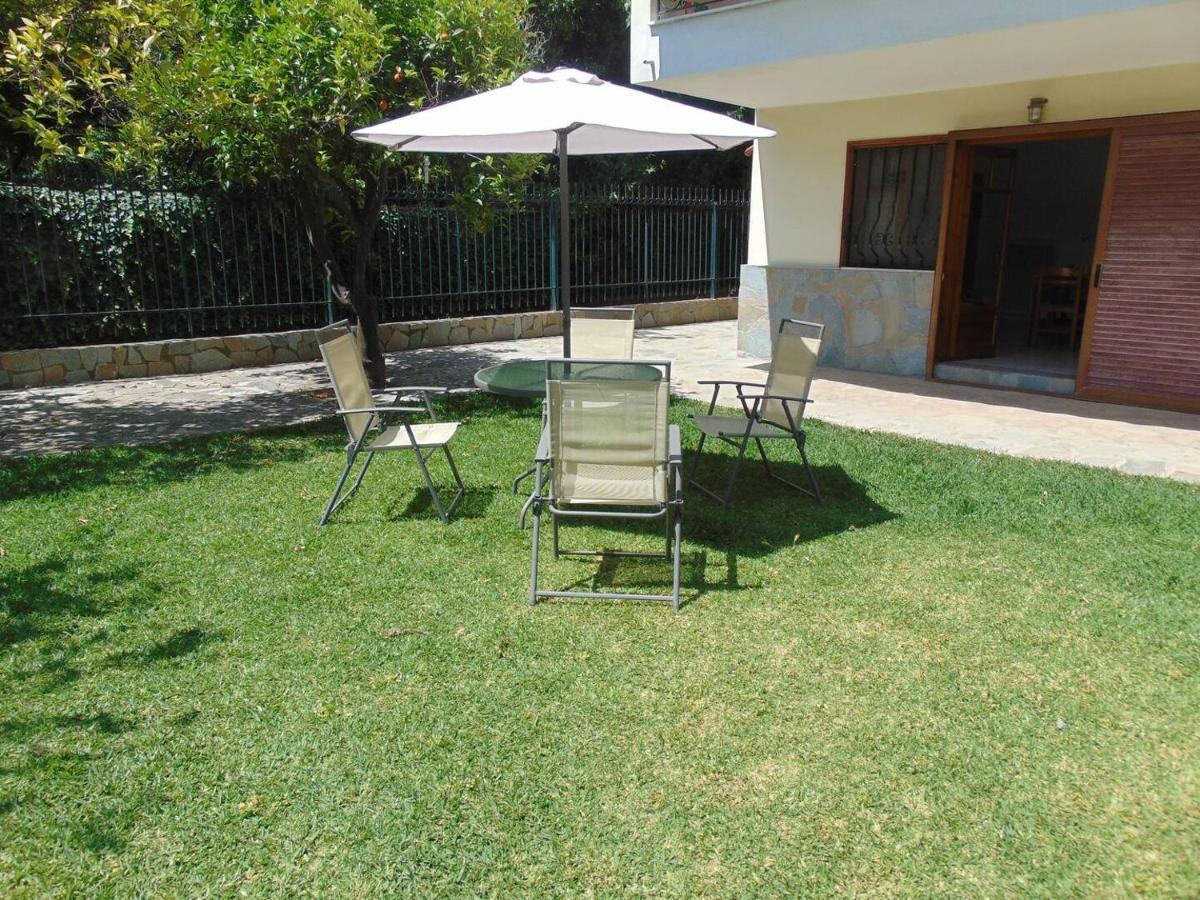 Small Theater Apartment Epidaurus Экстерьер фото