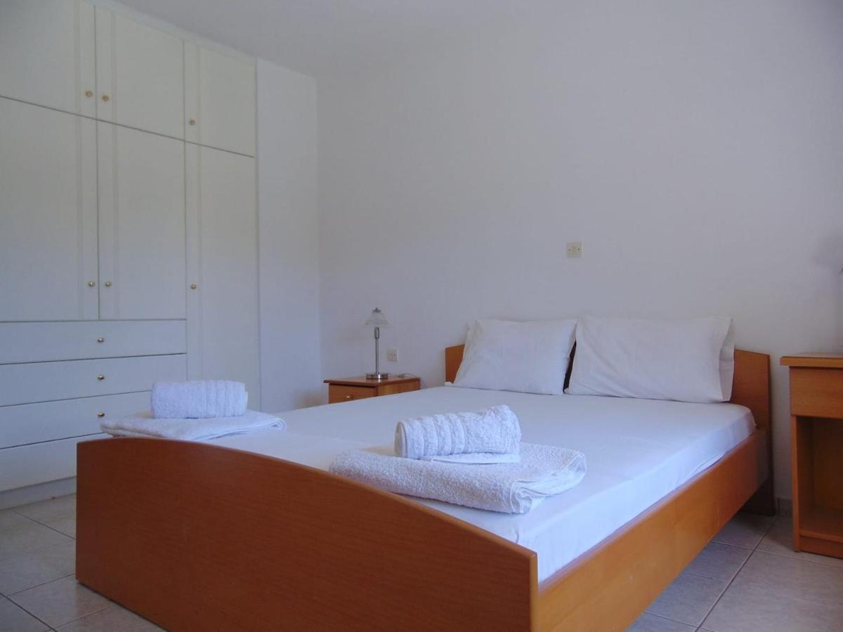 Small Theater Apartment Epidaurus Экстерьер фото