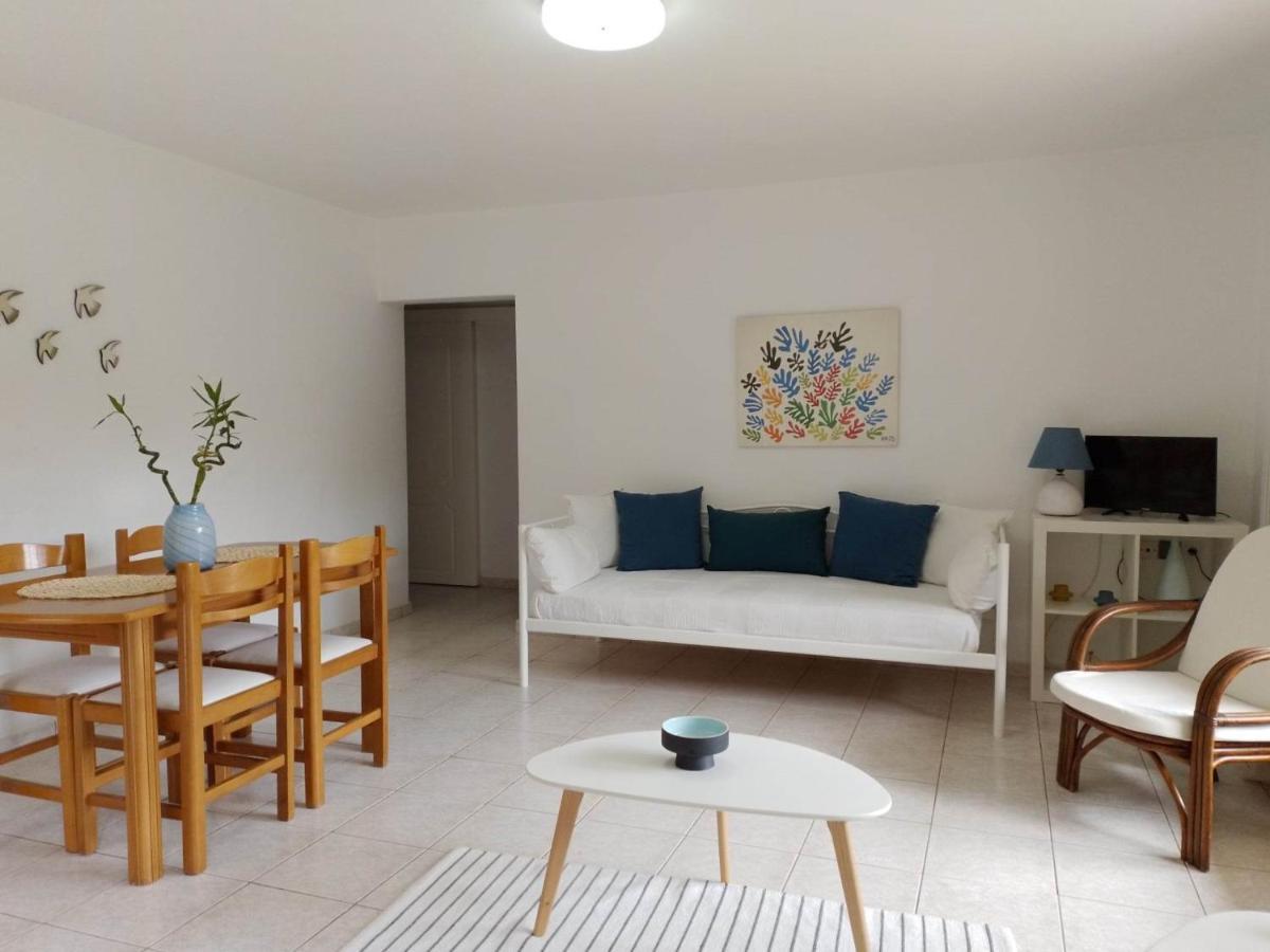 Small Theater Apartment Epidaurus Экстерьер фото